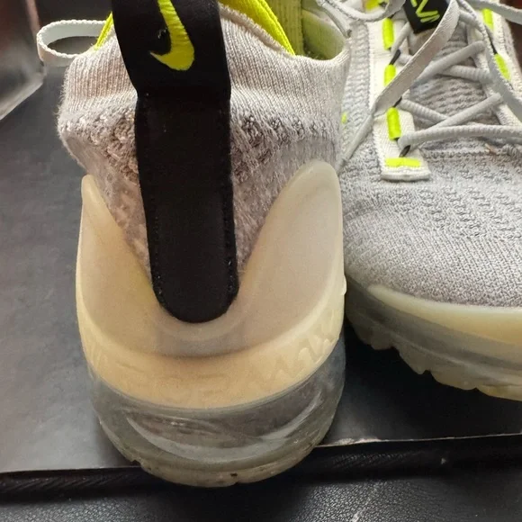Nike Air VaporMax Gray White Volt Youth Shoes Sneakers Size 6.5 With Box - Picture 10 of 16